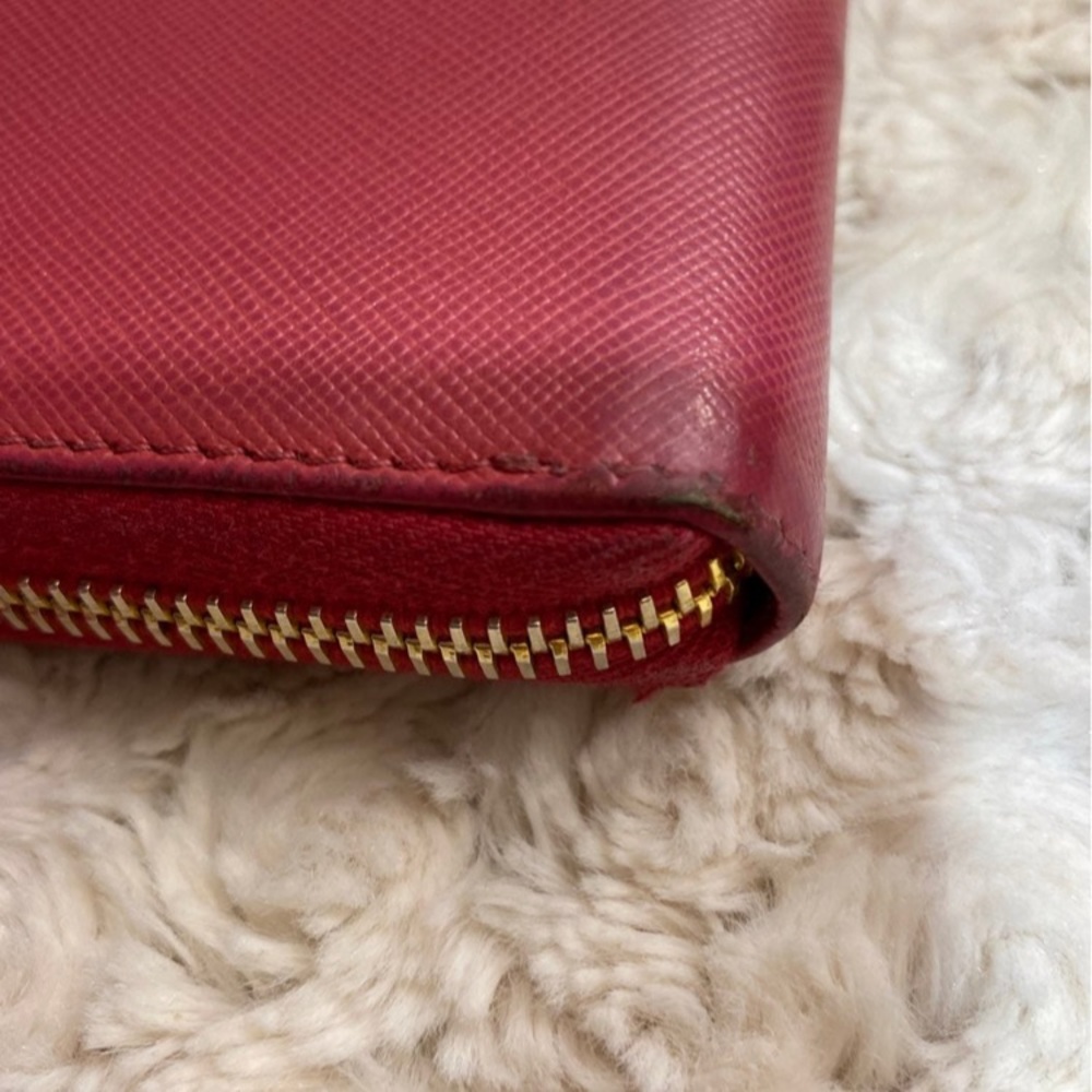 Prada Wallet - Picture 6 of 10